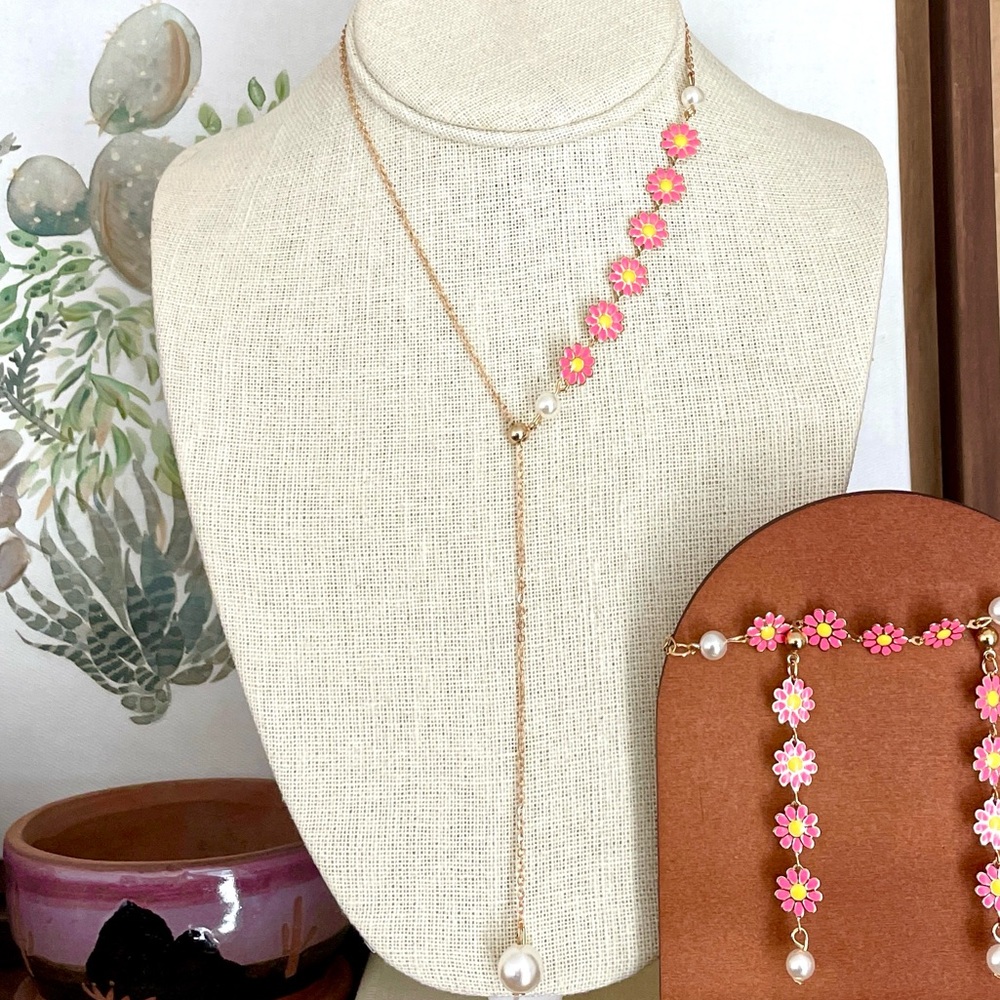 Asymmetric Pink Daisy Chain Lariat Necklace, Earrings & Bracelet Set - Picture 3 of 3